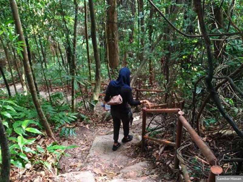 Pengalaman Seram Mendaki Bukit Batu Putih, Tanjung Tuan, Port Dickson